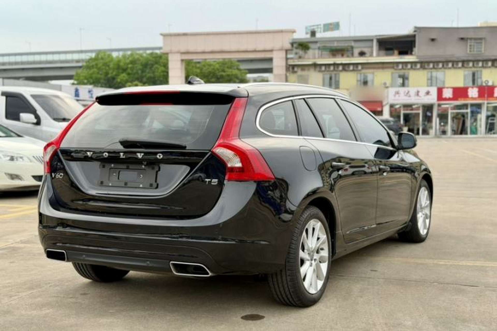 Used Volvo V60 2014 Facelift T5 Zhiyi Edition Exterior 1