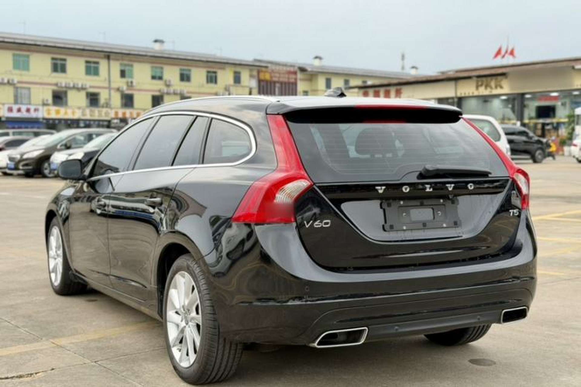 Used Volvo V60 2014 Facelift T5 Zhiyi Edition Exterior 4