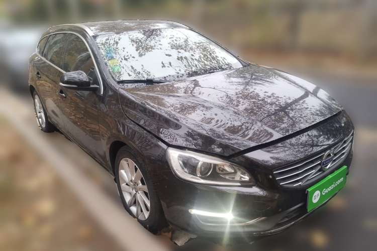 Used Volvo V60 2014 T5 Zhiyi Edition Front Right 45 Deg