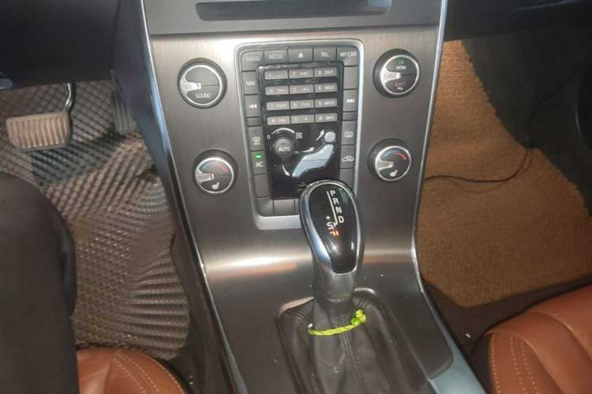 Used Volvo V60 2014 T5 Zhiya Edition Gear Lever