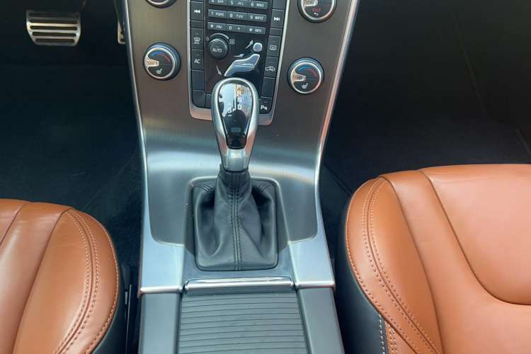 Used Volvo V60 2014 T5 Zhiya Edition Gear Lever