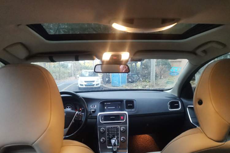 Used Volvo V60 2014 T5 Zhiyi Edition Headliner