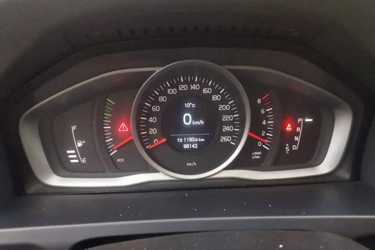Used Volvo V60 2014 T5 Zhiyi Edition Instrument Cluster