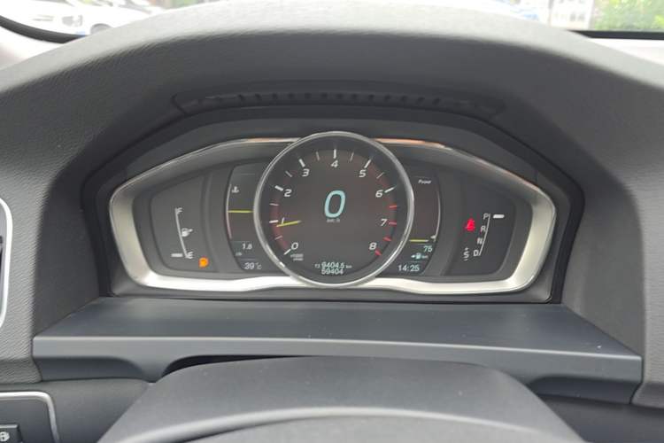 Used Volvo V60 2014 T5 Zhiya Edition Instrument Cluster