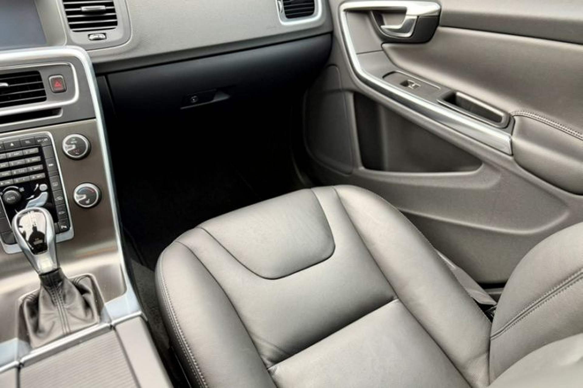 Used Volvo V60 2014 Facelift T5 Zhiyi Edition Interior 9
