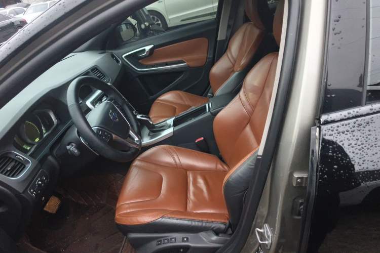 Used Volvo V60 2014 Restyled T5 Zhiya Edition Left Front Seat