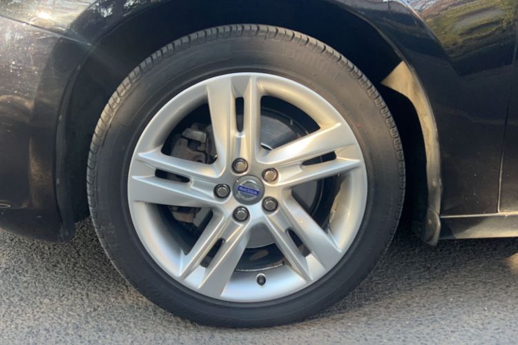Used Volvo V60 2014 T5 Zhiya Edition Left Front Wheel Hub