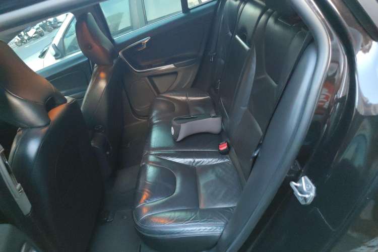 Used Volvo V60 2014 T5 Zhiyi Edition Left Rear Seat