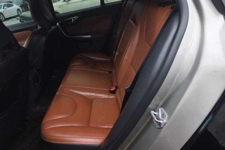 Used Volvo V60 2014 Restyled T5 Zhiya Edition Left Rear Seat