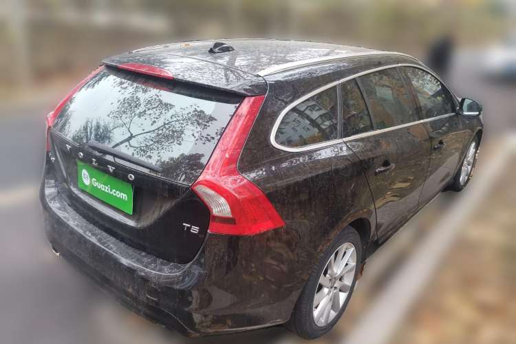 Used Volvo V60 2014 T5 Zhiyi Edition Rear Right 45 Deg