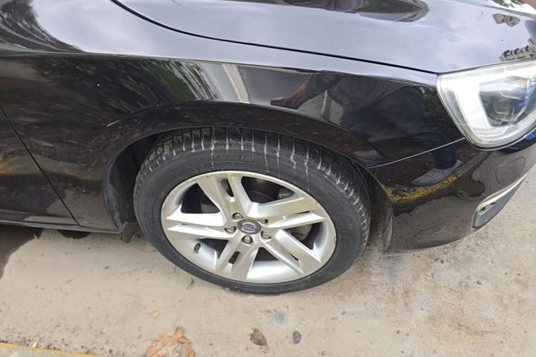 Used Volvo V60 2014 T5 Zhiya Edition Right Front Wheel Hub