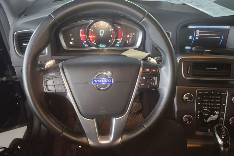 Used Volvo V60 2014 T5 Zhiya Edition Steering Wheel