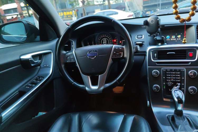 Used Volvo V60 2014 T5 Zhiyi Edition Steering Wheel