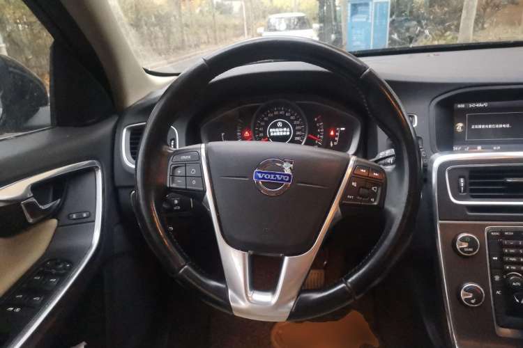 Used Volvo V60 2014 T5 Zhiyi Edition Steering Wheel