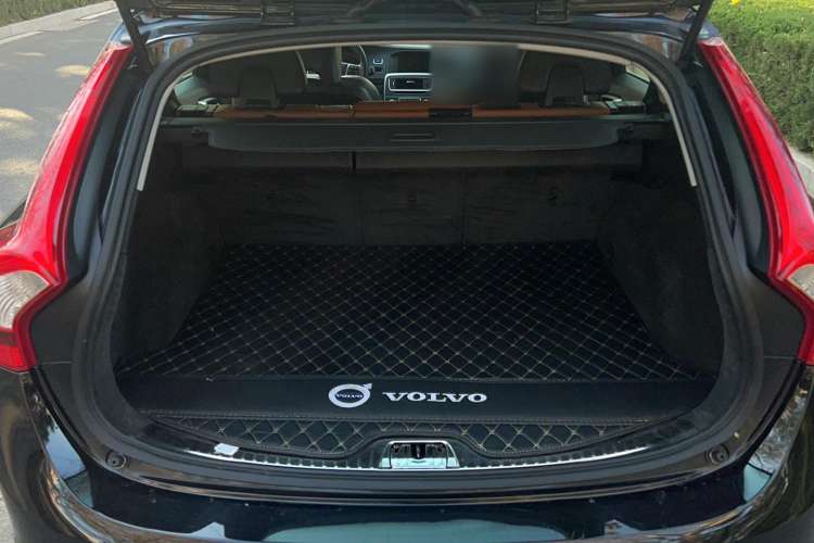 Used Volvo V60 2014 T5 Zhiya Edition Trunk