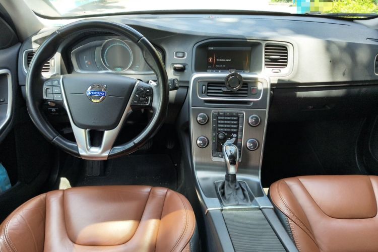 Used Volvo V60 2014 Restyled T5 Zhiya Edition Center Console