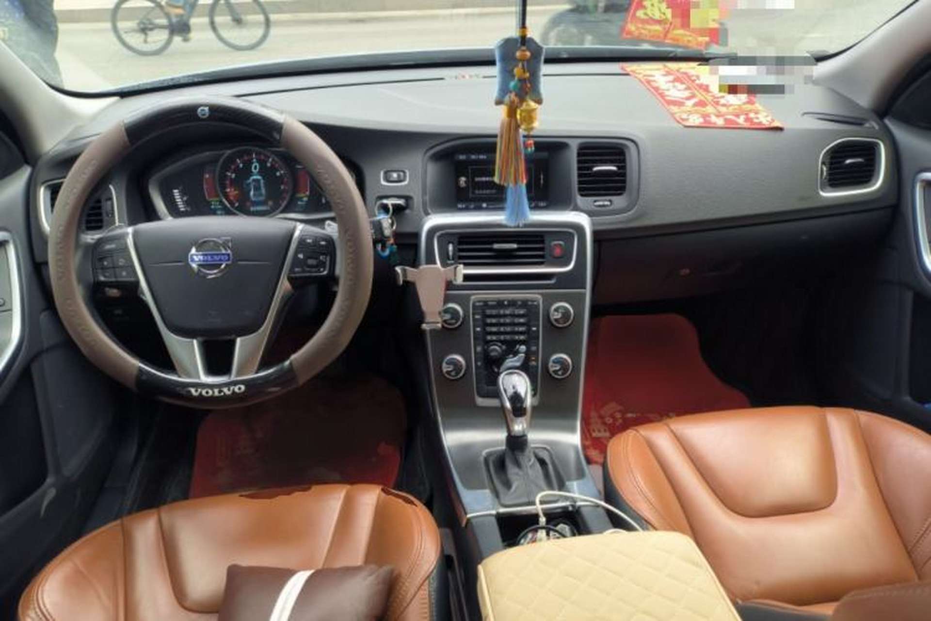 Used Volvo V60 2014 T5 Zhiya Edition Center Console
