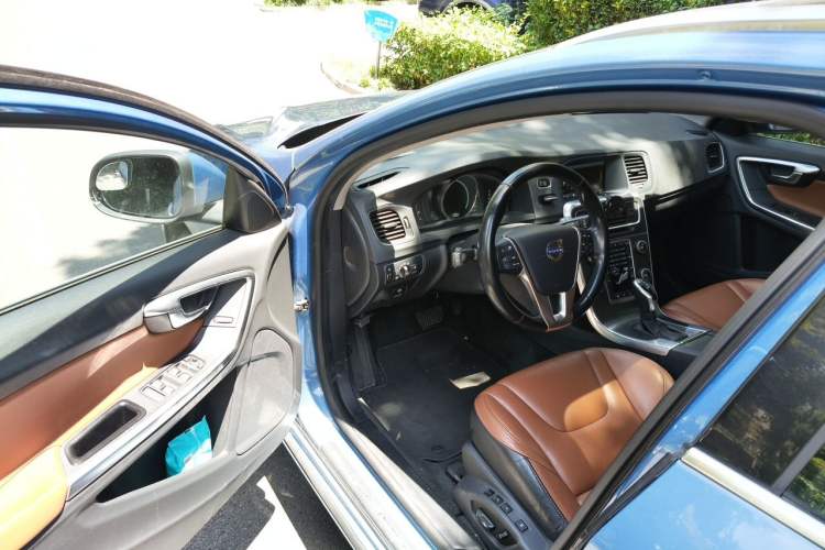 Used Volvo V60 2014 Restyled T5 Zhiya Edition Driver Seat