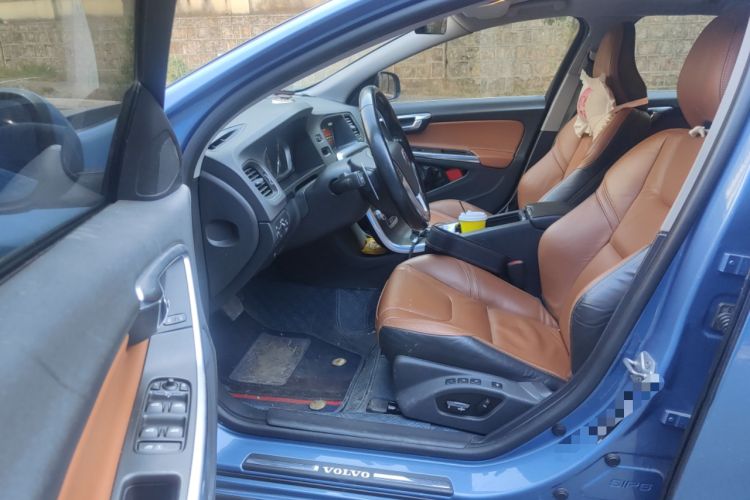 Used Volvo V60 2014 Restyled T5 Zhiya Edition Driver Seat