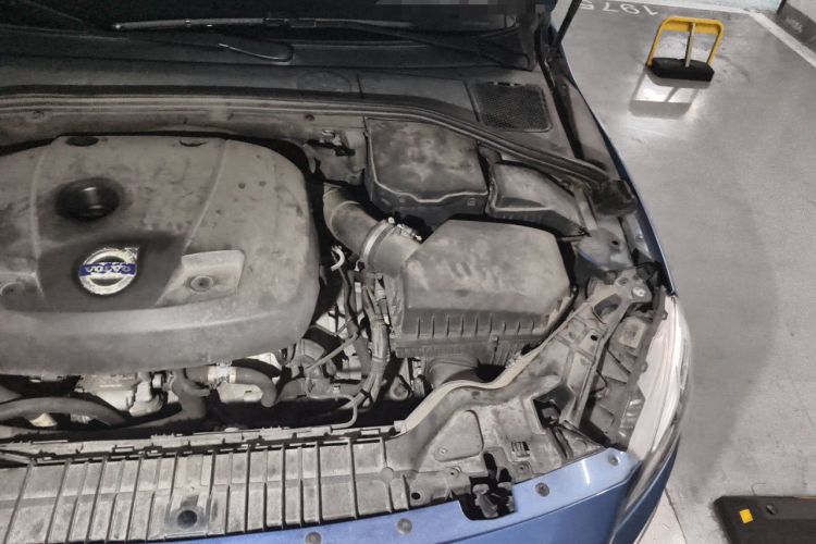 Used Volvo V60 2014 Restyled T5 Zhiya Edition Engine Bay Left