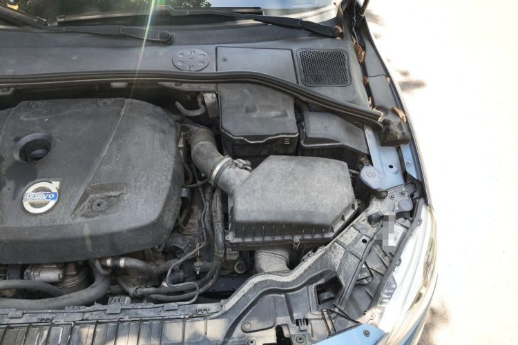 Used Volvo V60 2014 Restyled T5 Zhiya Edition Engine Bay Left