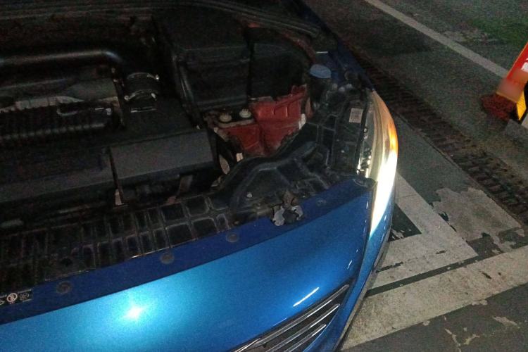 Used Volvo V60 2014 T5 Zhiya Edition Engine Bay Left