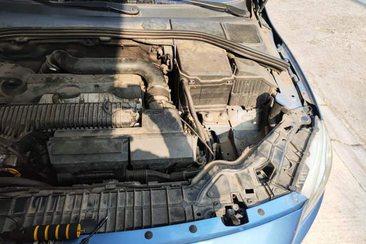 Used Volvo V60 2014 T5 Zhiyi Edition Engine Bay Left