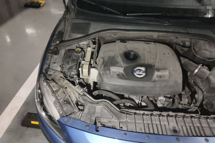 Used Volvo V60 2014 Restyled T5 Zhiya Edition Engine Bay Right