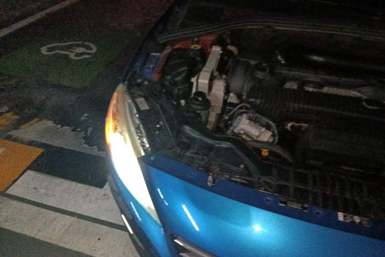 Used Volvo V60 2014 T5 Zhiya Edition Engine Bay Right