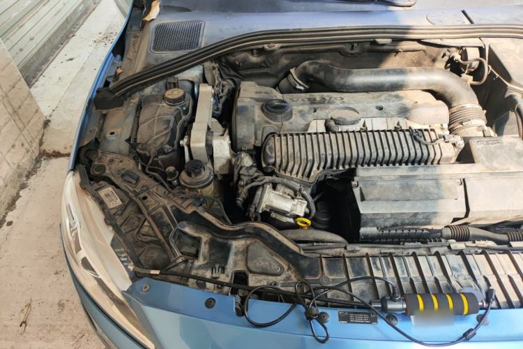 Used Volvo V60 2014 T5 Zhiyi Edition Engine Bay Right