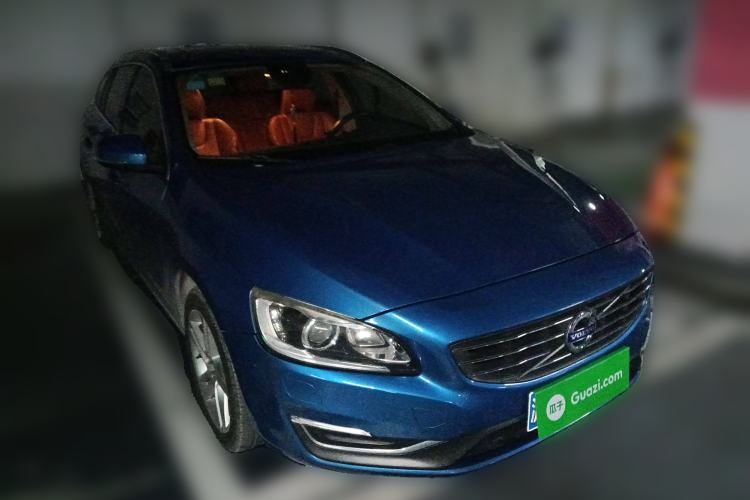 Used Volvo V60 2014 T5 Zhiya Edition Front Right 45 Deg