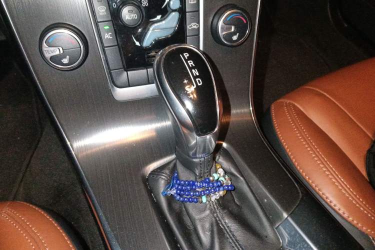Used Volvo V60 2014 T5 Zhiya Edition Gear Lever