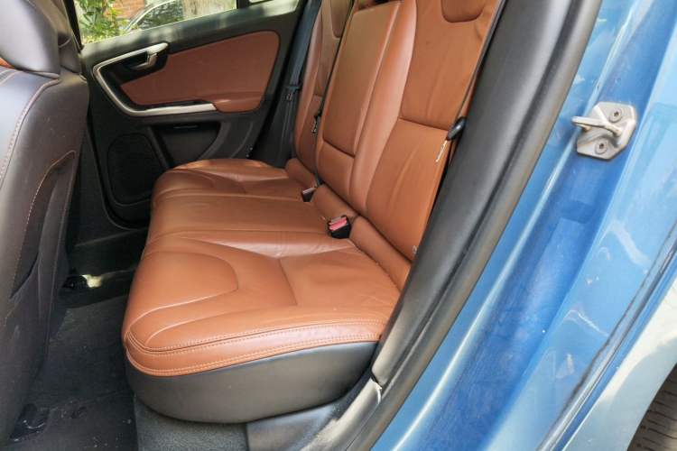Used Volvo V60 2014 Restyled T5 Zhiya Edition Left Rear Seat