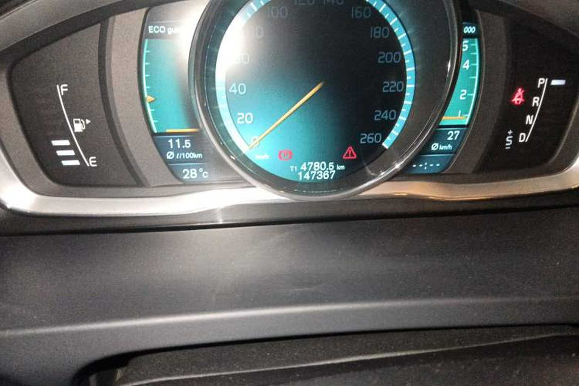 Used Volvo V60 2014 T5 Zhiya Edition Odometer Close Up