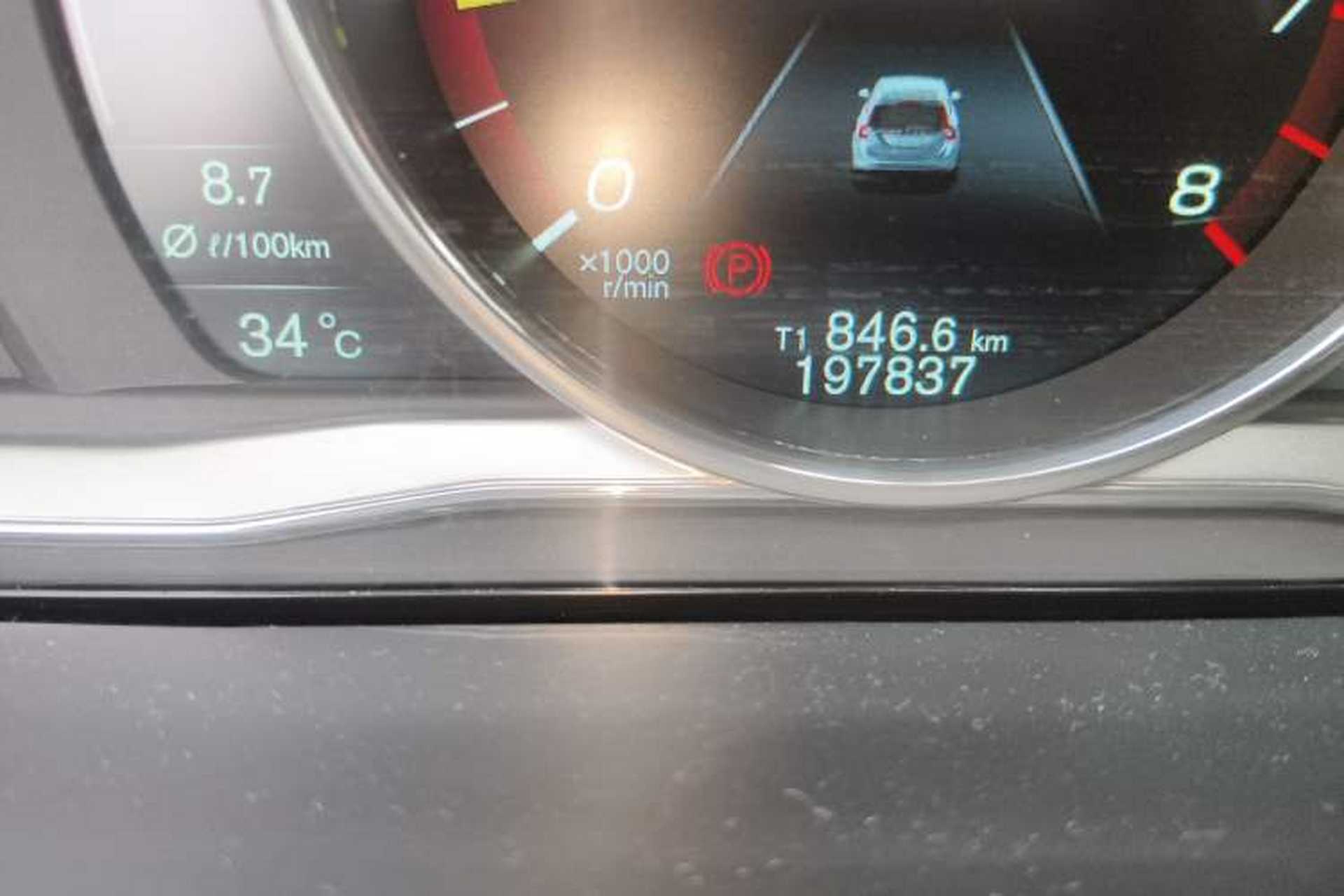 Used Volvo V60 2014 Restyled T5 Zhiya Edition Odometer Close Up