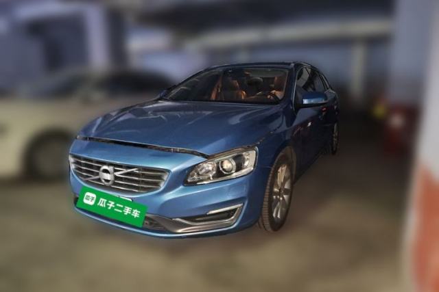 Ojetý Volvo V60 2014 T5 Zhiyi Edition