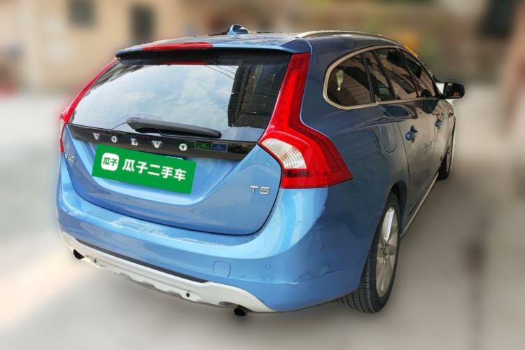 Used Volvo V60 2014 T5 Zhiyi Edition Rear Right 45 Deg