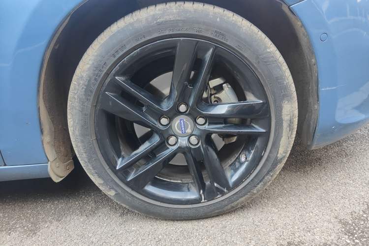 Used Volvo V60 2014 Restyled T5 Zhiya Edition Right Front Wheel Hub