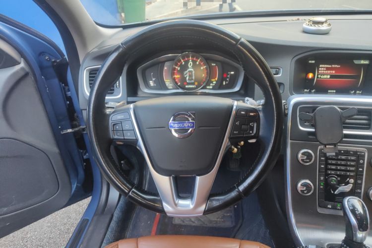 Used Volvo V60 2014 Restyled T5 Zhiya Edition Steering Wheel