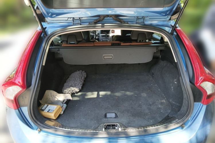 Used Volvo V60 2014 Restyled T5 Zhiya Edition Trunk