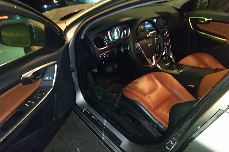 Used Volvo V60 2014 Restyled T5 Zhiya Edition Driver Seat