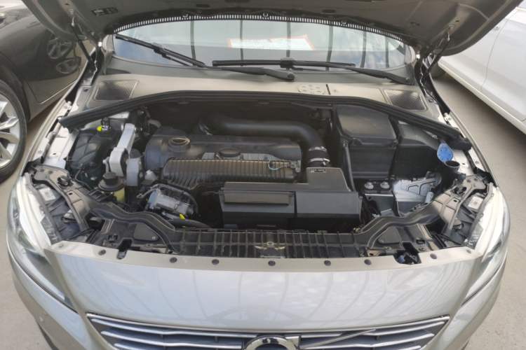 Used Volvo V60 2014 T5 Zhiyi Edition Engine Bay