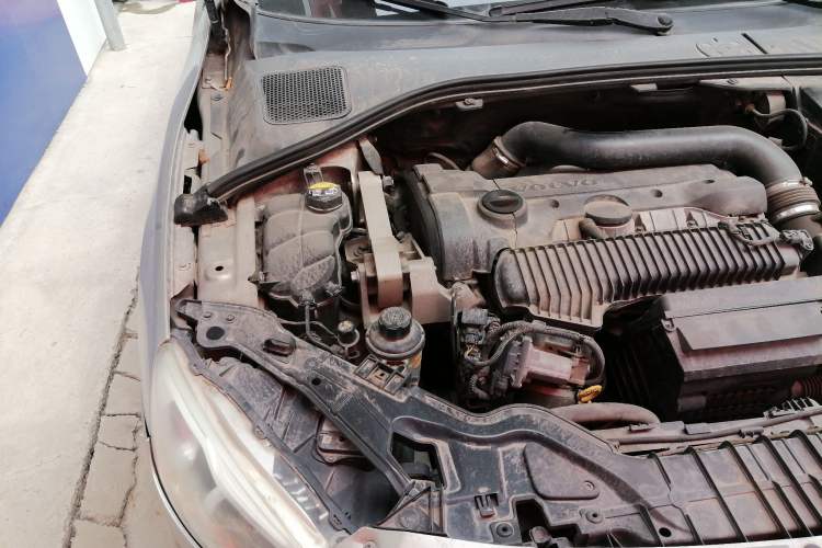 Used Volvo V60 2014 T5 Zhiyi Edition Engine Bay Right