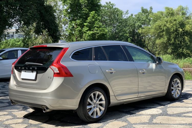 Used Volvo V60 2014 T5 Zhiyi Edition Exterior 11