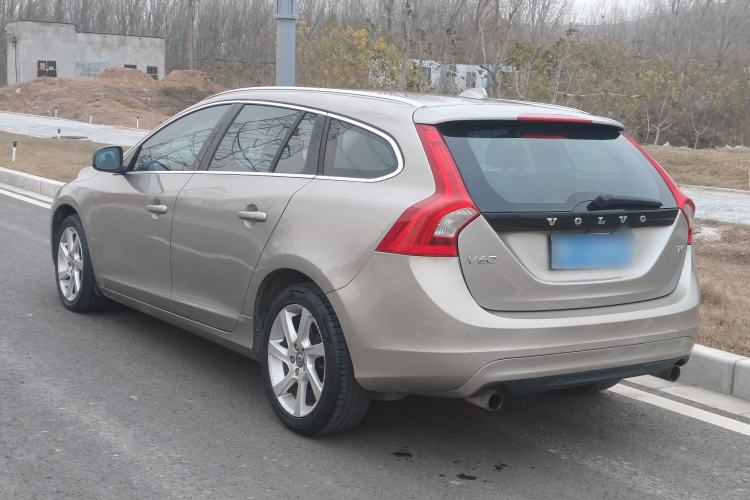 Used Volvo V60 2014 T5 Zhiyi Edition Exterior 2