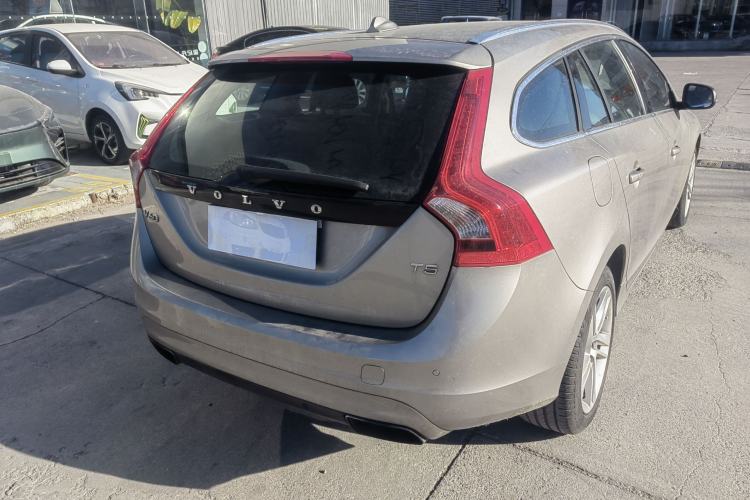 Used Volvo V60 2014 Restyled T5 Zhiya Edition Exterior 3