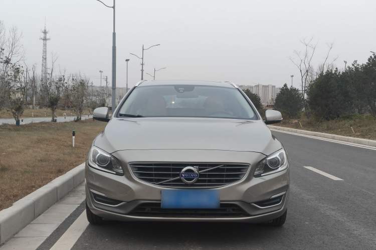 Used Volvo V60 2014 T5 Zhiyi Edition Exterior 4