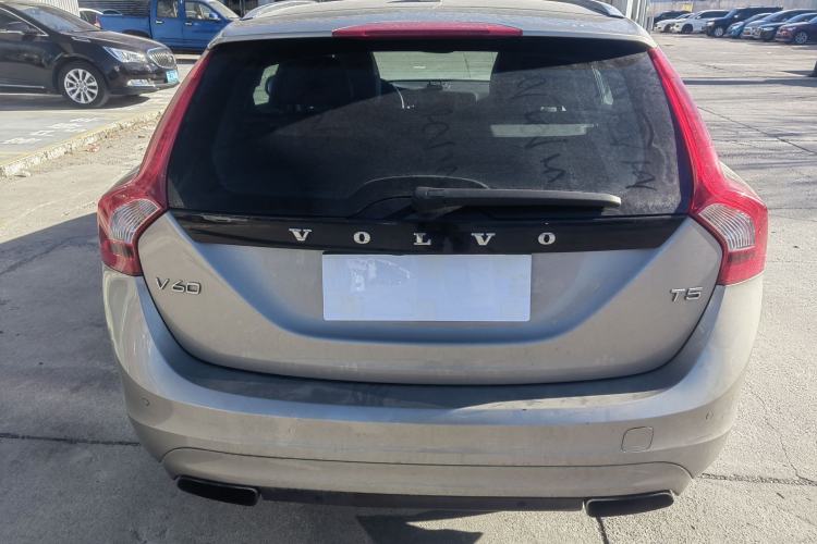 Used Volvo V60 2014 Restyled T5 Zhiya Edition Exterior 4