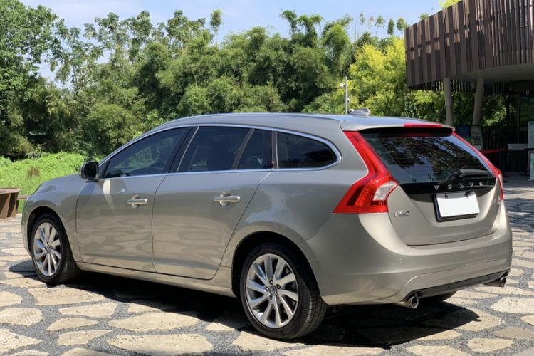 Used Volvo V60 2014 T5 Zhiyi Edition Exterior 8