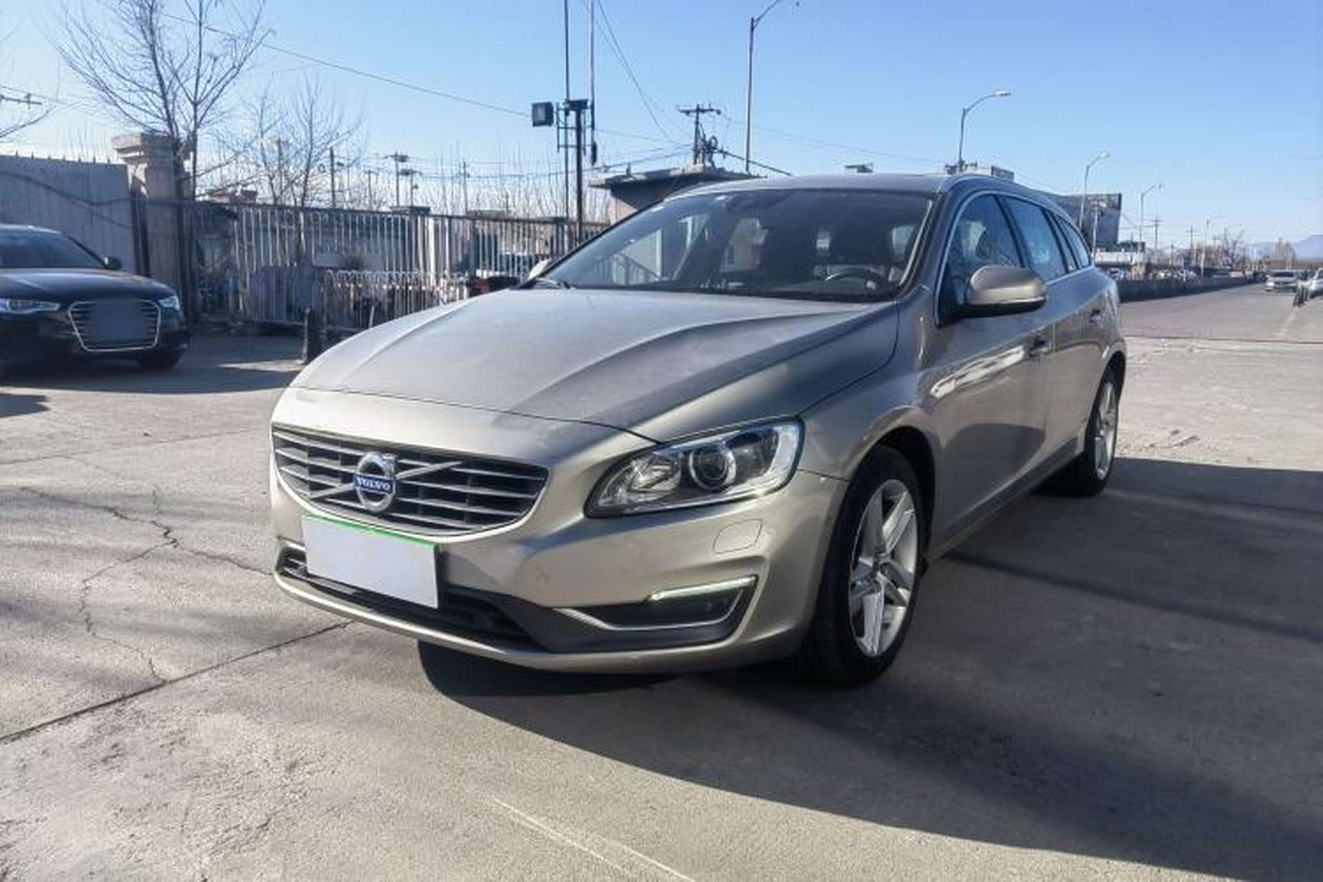 Used Volvo V60 2014 Restyled T5 Zhiya Edition Front Left 45 Deg